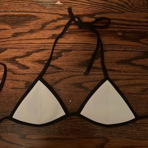 triangl white and black bikini